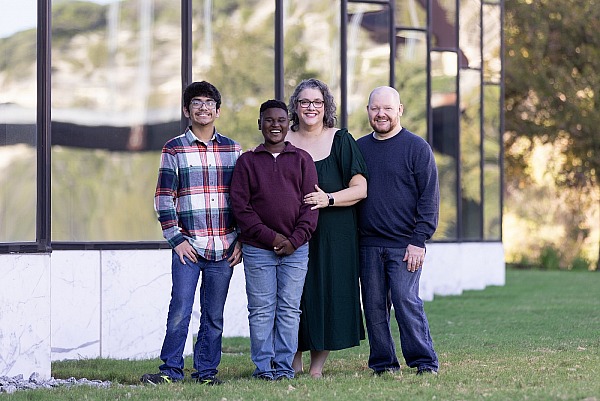 Family - Ellen + Travis 2024